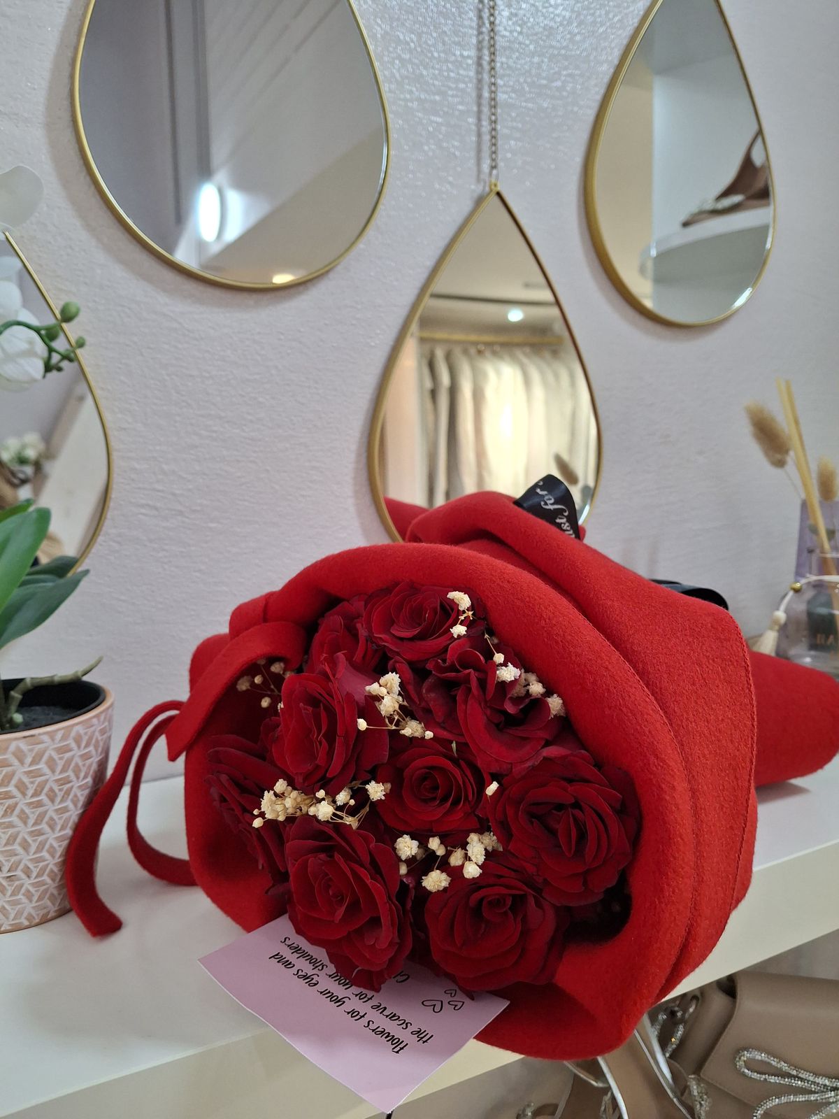 MIKASA Écharpe Premium – Rouge Élégant🧣